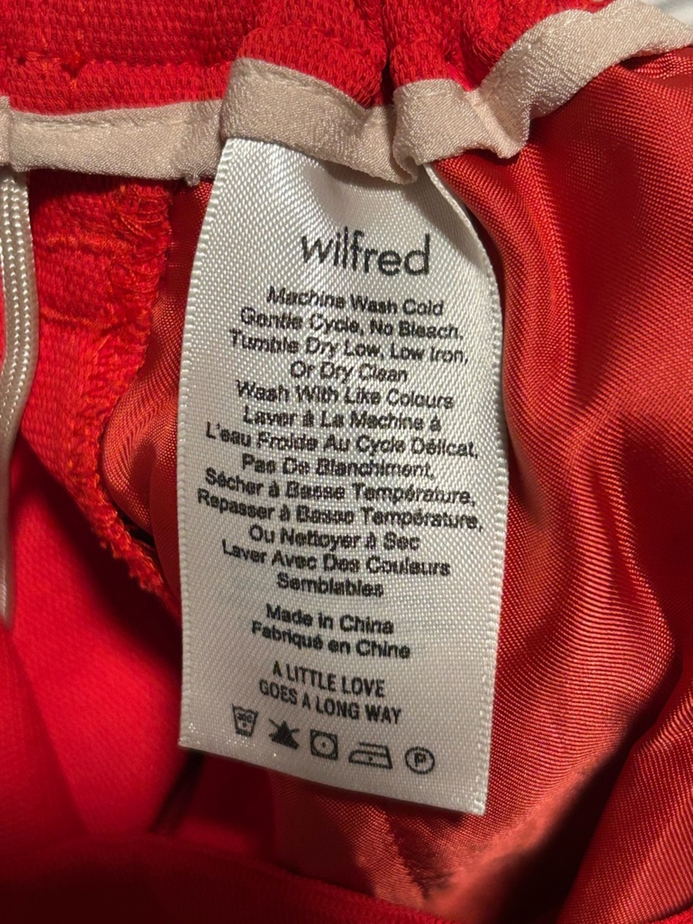 Wilfred Aritzia Red High-Waisted Paperbag Belted Shorts Size 00 - Picture 4 of 6